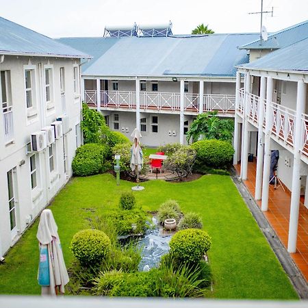 Vetho 2 Apartments Or Tambo Airport Кемптън Парк Екстериор снимка