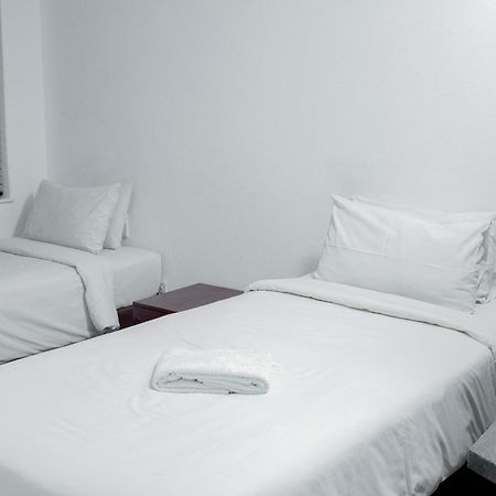 Vetho 2 Apartments Or Tambo Airport Кемптън Парк Екстериор снимка